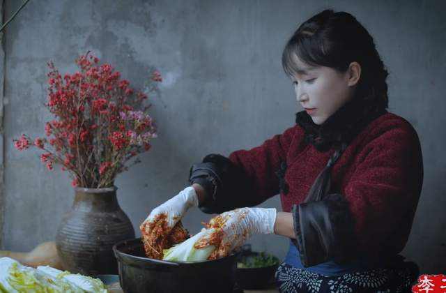 辱华吃播网红Hamzy改名回归，删评论拉黑网友，脸皮太厚