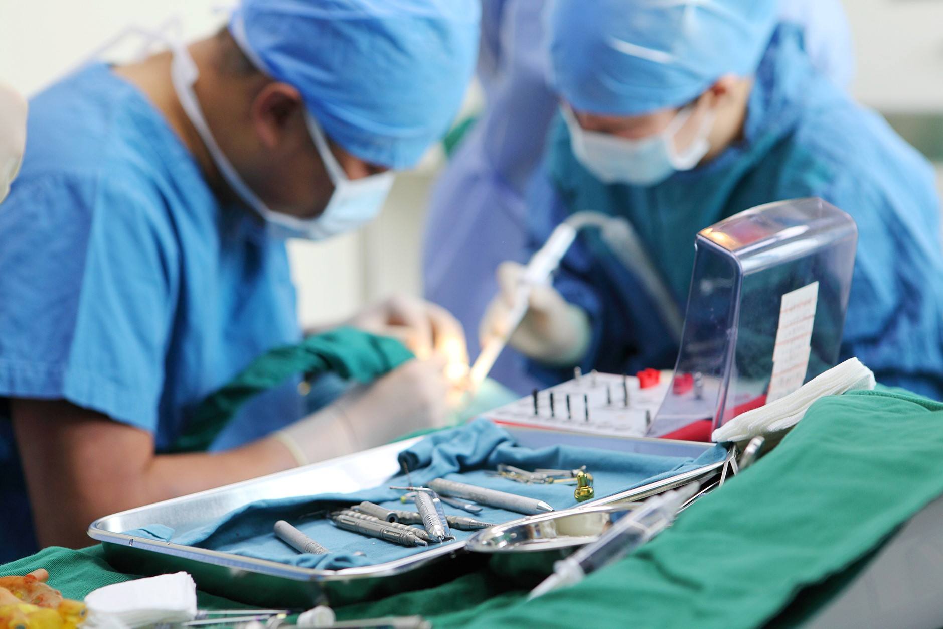 反复咳嗽一年!CT检查后恍然大悟,专家建议:吃东西应细嚼慢咽