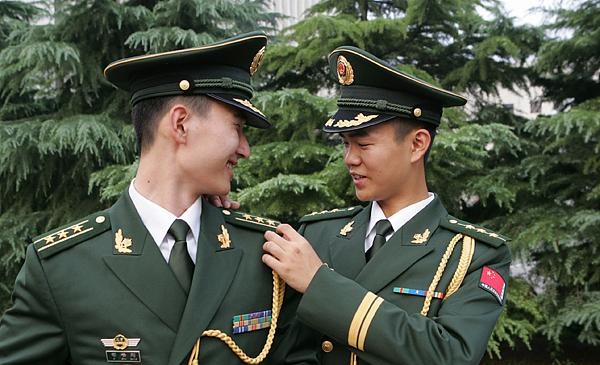 家庭不好上大学当兵是出路吗,高中生当兵有啥出路