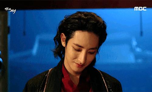 韩剧夜行书生高甜,韩剧意难平片段