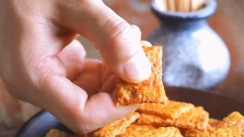 吃剩的米饭别总炒着吃了,吃剩的米饭怎么做小零食