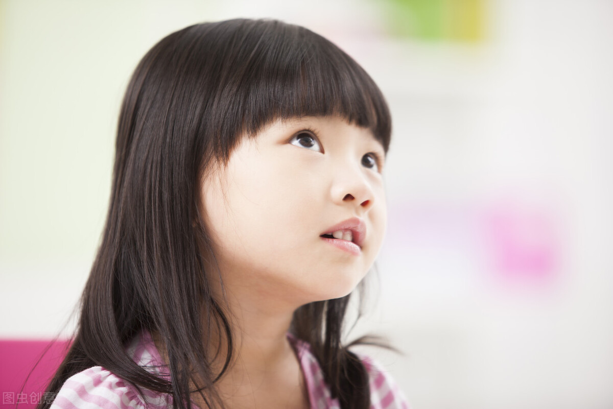 七岁女孩洗完头成面瘫,7岁女孩洗完头骑车成面瘫