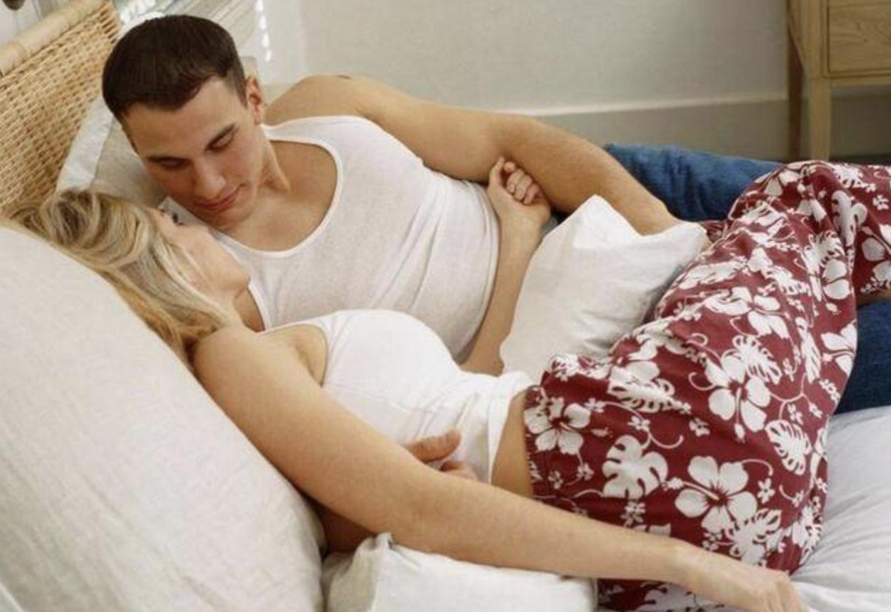 孕期同房对胎儿有什么影响？不得不说的4点好处，孕妈提前了解