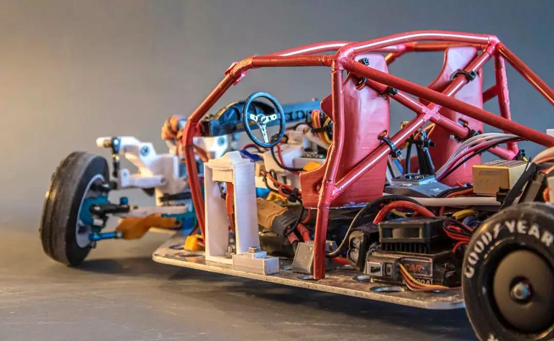 超真实的遥控车,自制前后加力的遥控汽车