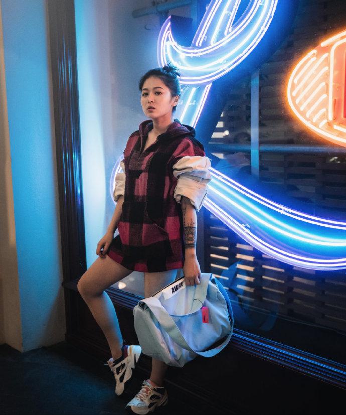 健身包hold不住,环保袋太显土,背SUBTLE运动旅行包能疯狂上分