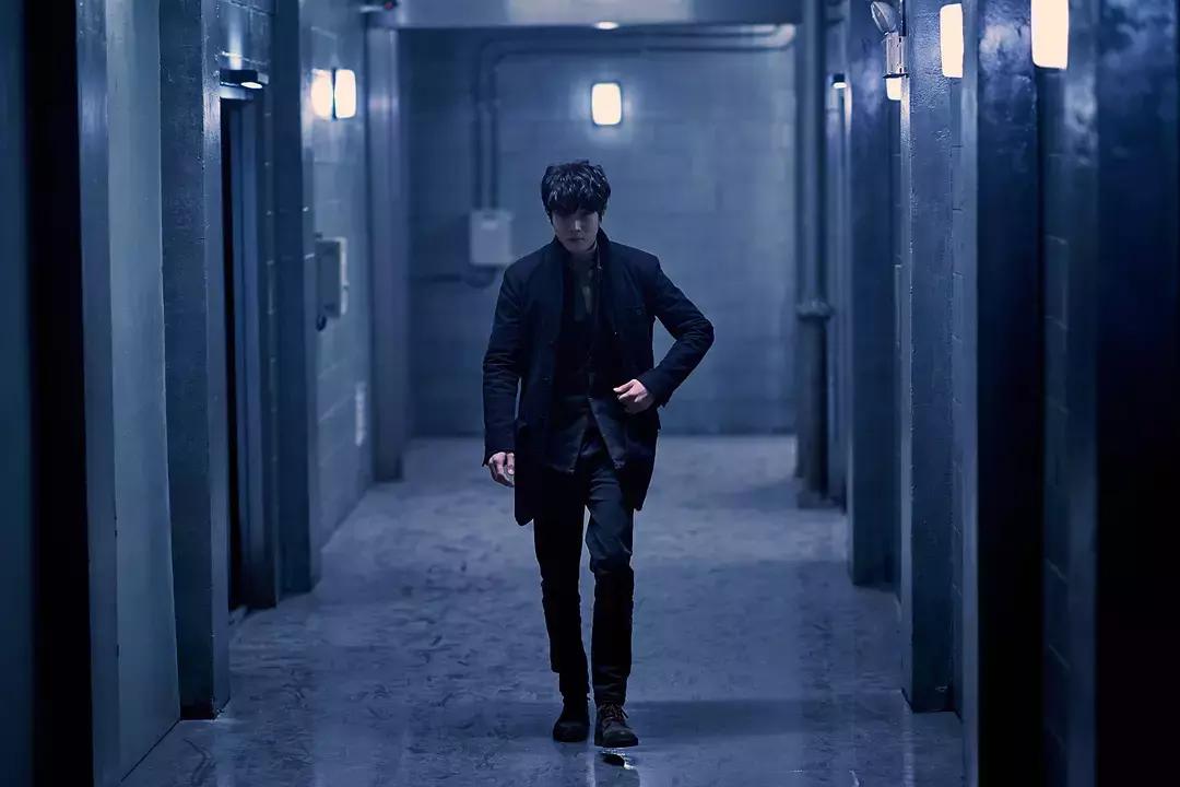 片长125分钟，拳拳到肉！韩国《新世界》导演的新片，质量又很高