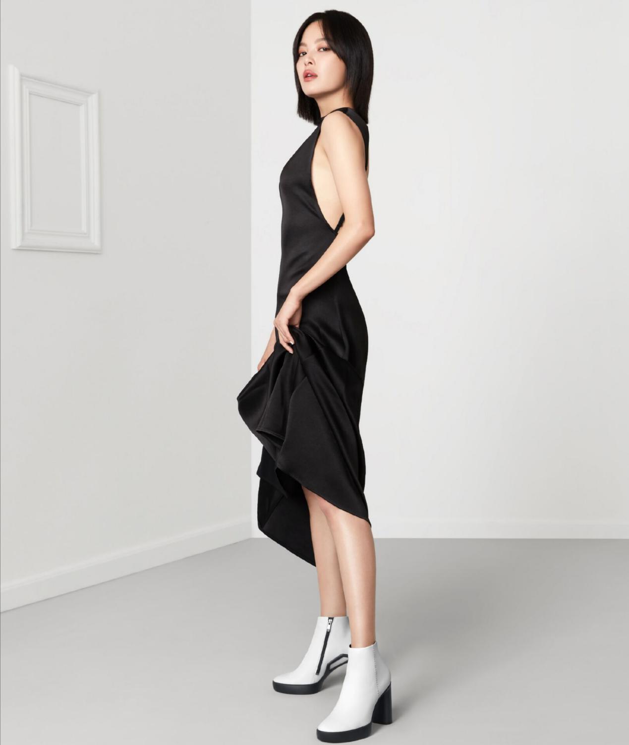 辛芷蕾迅速蹿红,辛芷蕾疯狂翻牌超话