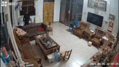 刚从后院挖出来的,大家帮我鉴定一下,我是不是要发财了?