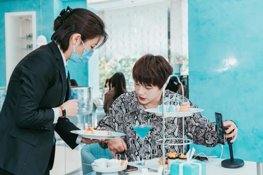 淮海路“红牌”倾城出动，回顾TA的精彩8小时