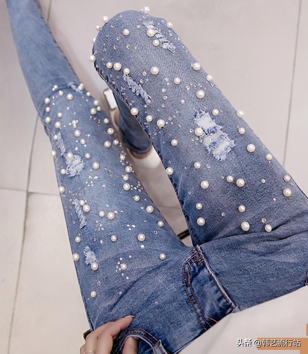 韩国牛仔裤的极致魅力 (韩国流行牛仔裤)