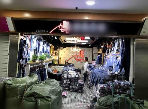 搞衣服批发生意好做吗,服装档口批发