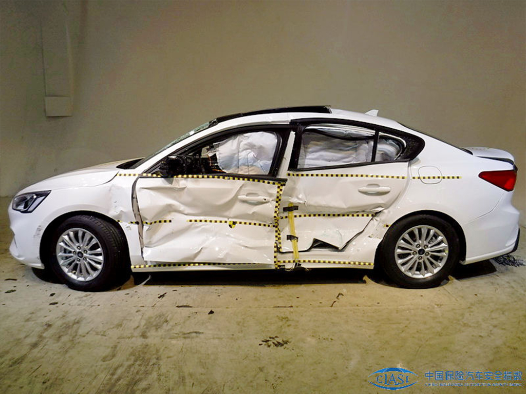 最安全的预警车,汽车安全最好的是哪款车