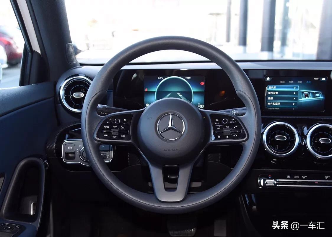 奥迪a3和奔驰a180l两个价位对比,奔驰a180l和奥迪a3三厢