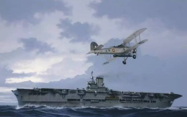 90岁还开飞机，曾用古董*器武**摧毁德军王牌战舰的人竟改变了二战