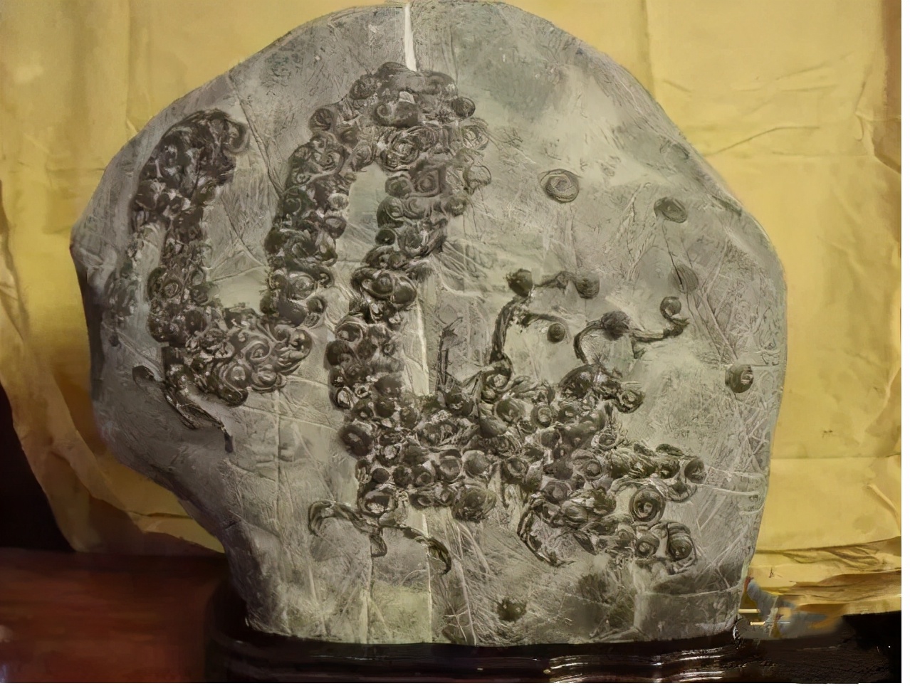 莲花瓣灵璧石作假过程,灵璧石白筋黄筋能作假吗