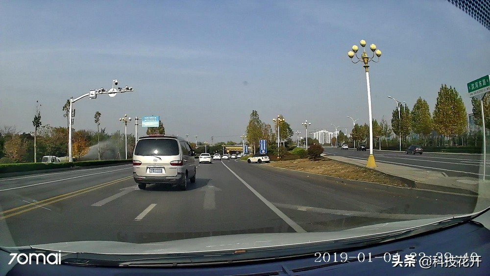 70迈流媒体记录仪10寸,70迈流媒体记录仪测评