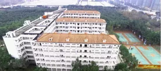 新中国第一所私立高中诞生在安吉，“掌门人”当初办学是为了他们……