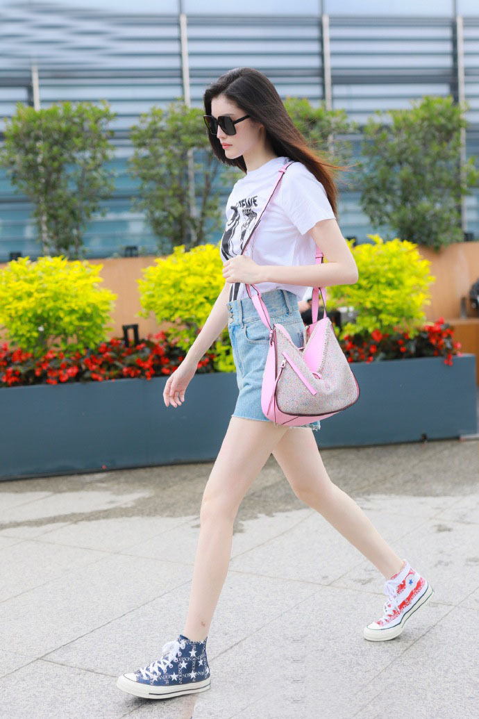 夏天穿腻了小白鞋？那你得试试这种“异色鞋”，郑秀文何穗都在穿