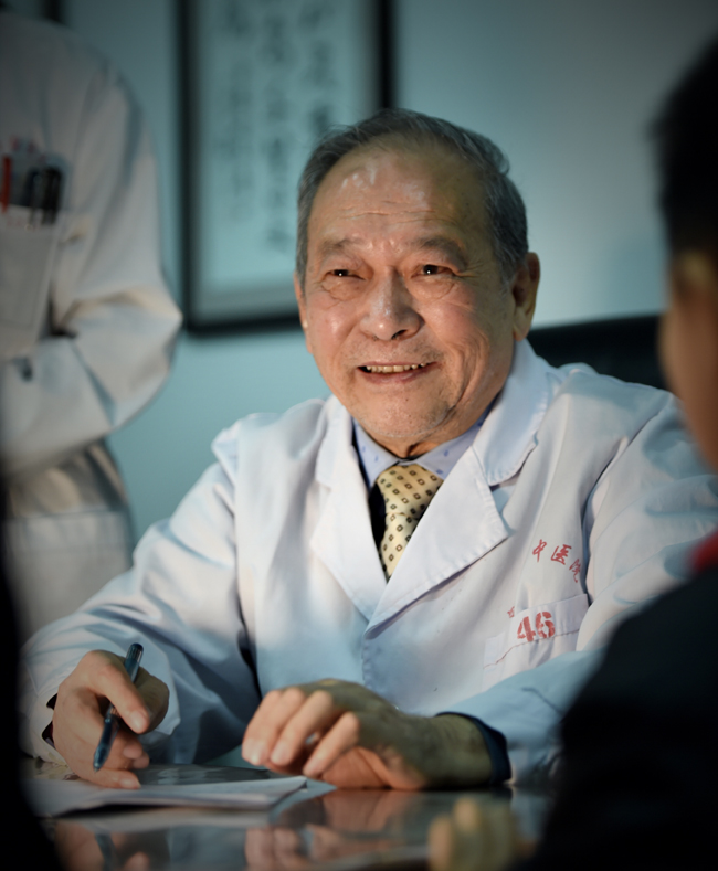 老中医诊所变身视频,泉州五六十年代的名老中医
