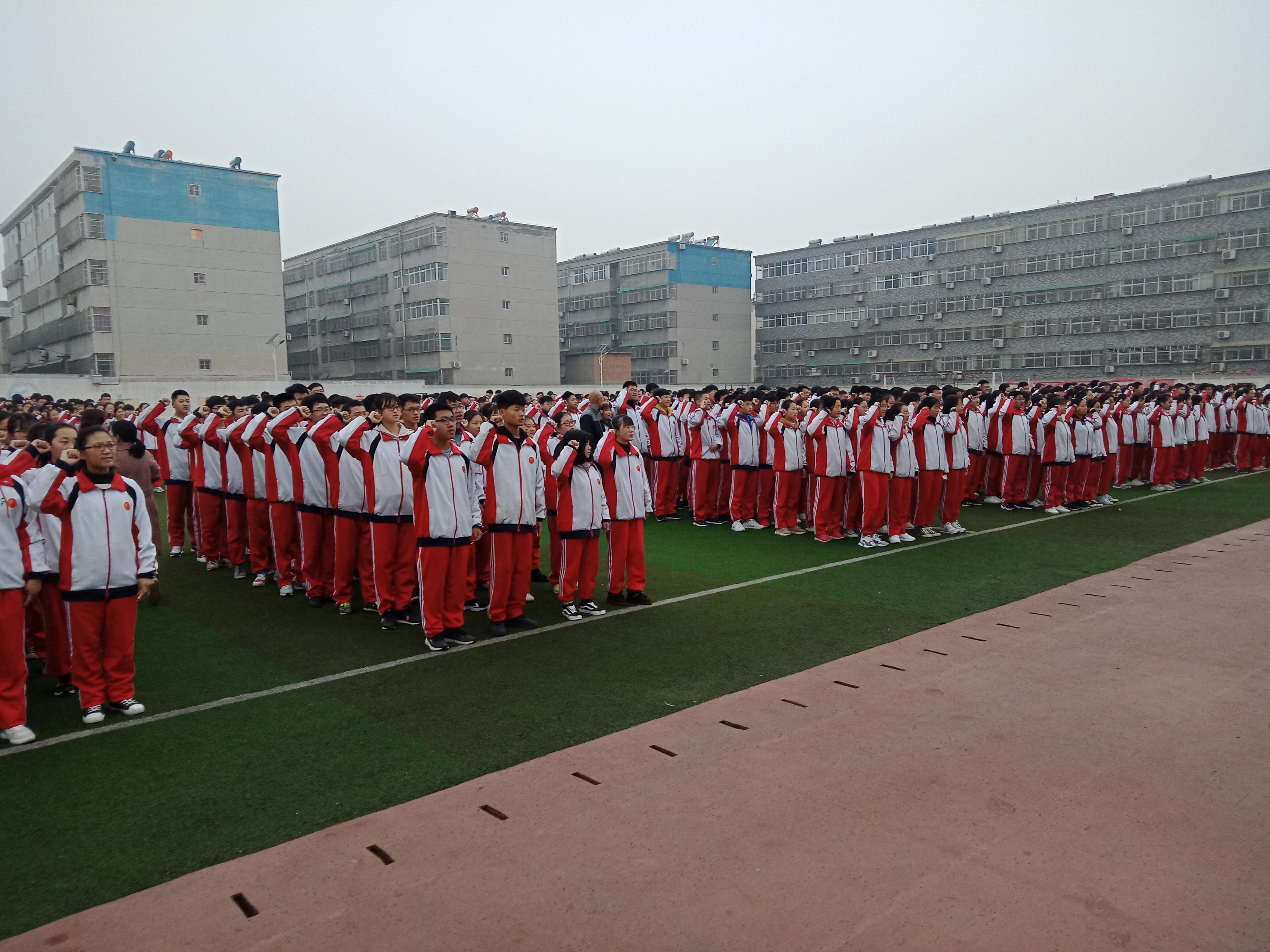 潼关中学：弘扬雷锋精神做新时代文明中学生