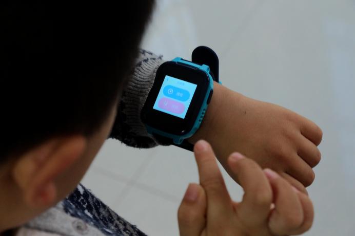 ai智能孩子,AI智能儿童电话手表