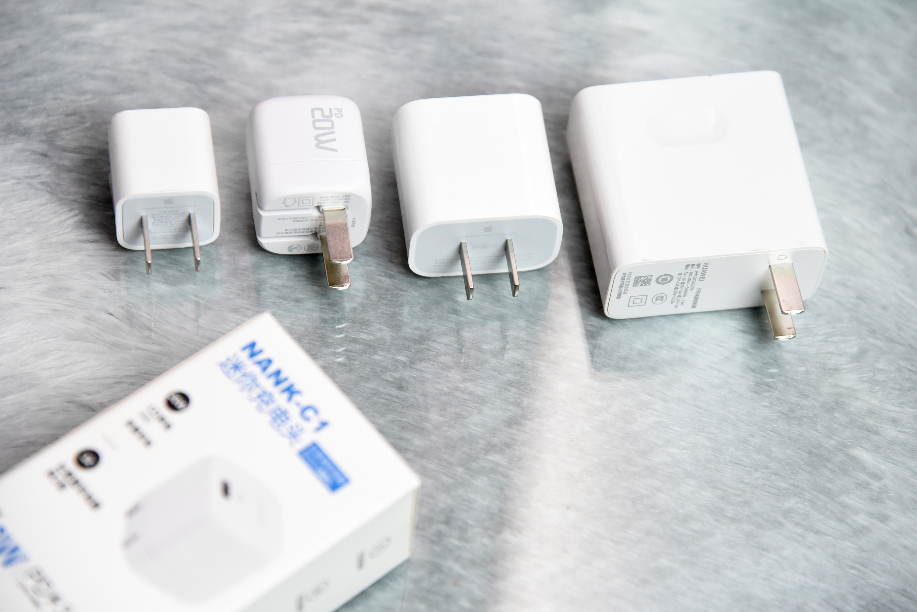 带上南卡充电头C1，节假周末随心满血出游