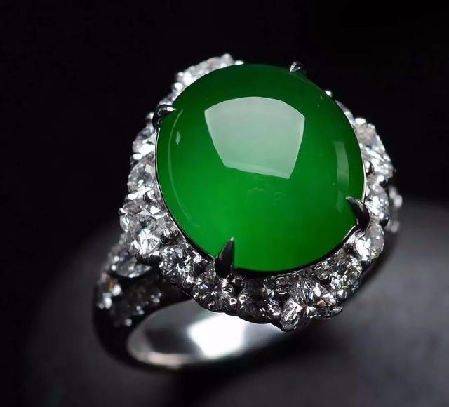 大马坎玻璃种翡翠原石图片,捡到大马坎原石