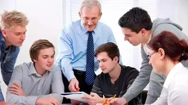 国际班比普通班轻松吗,国际班和普通学校区别