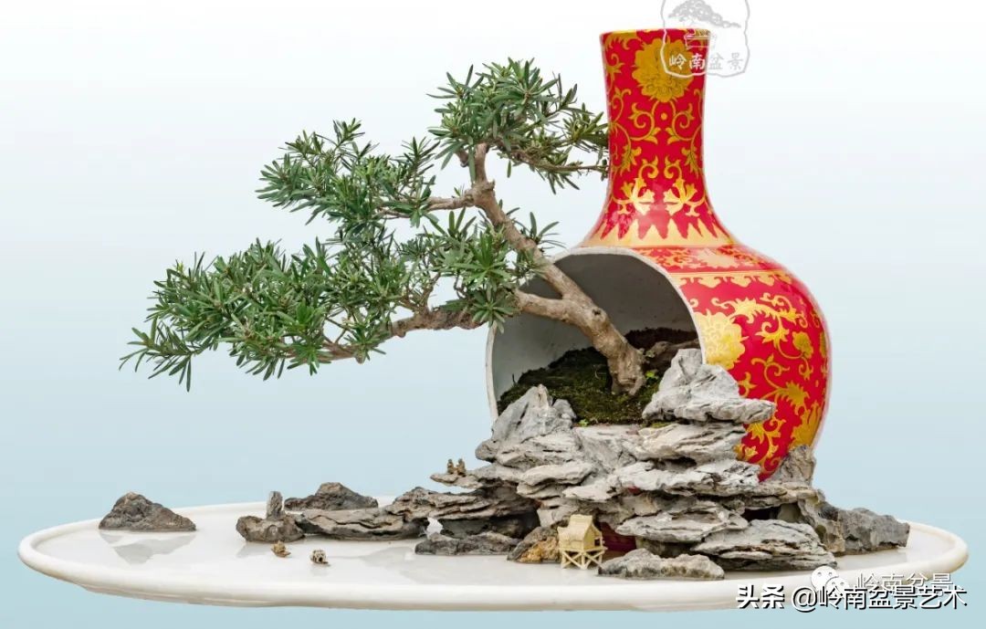 大师经典藏品,景德镇大师燕尾瓶价格