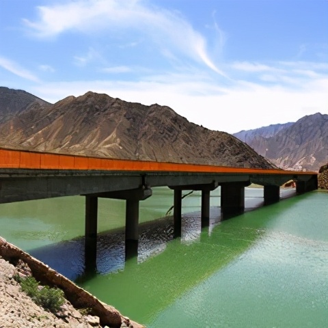 雅丹一日游最佳去处,水上雅丹游玩避坑