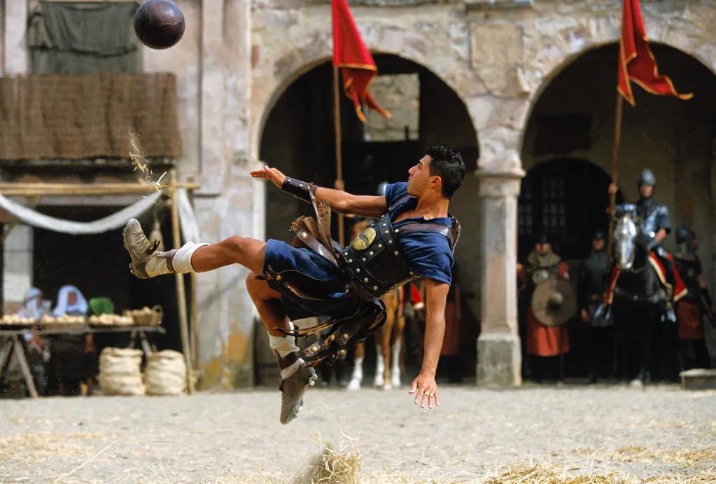 足球苗子特征特点,现代足球竞赛规则有多少条