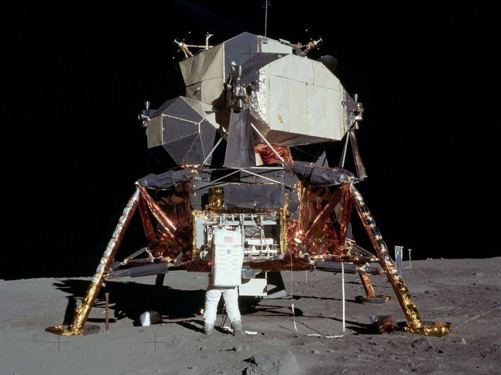 7个科幻小说中的预言都成真了,登月的科幻小说