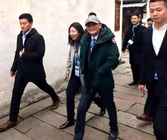 加拿大鹅羽绒服官方正品鸭绒,加拿大鹅羽绒服虚假宣传事件