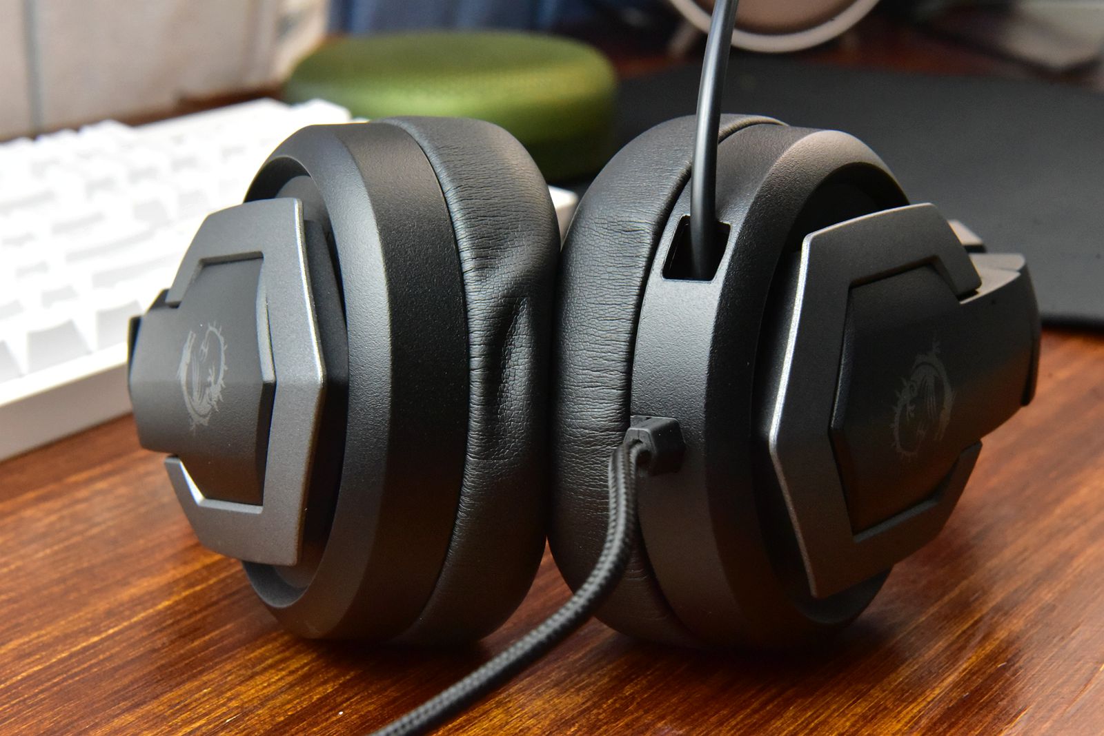 很久不见的安桥现身了,作微星耳机的配角发力电竞