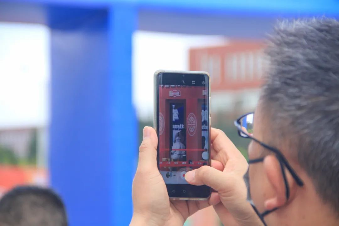 迎接新工人,欢迎新老工人