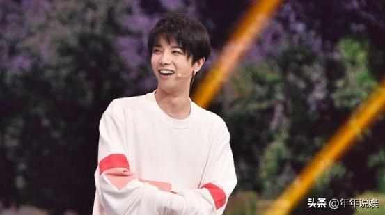 华晨宇被曝植发、整容，爆料者自称华晨宇老婆，还骂张碧晨是小三