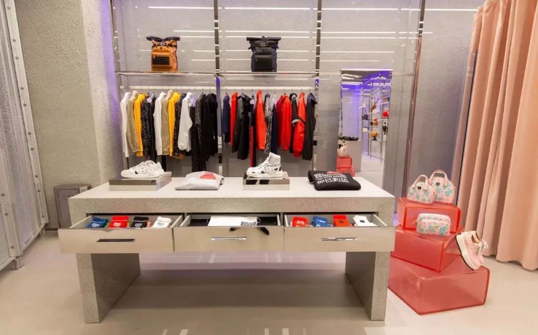 从濒临倒闭到年营收25万,从濒临倒闭到市值266亿