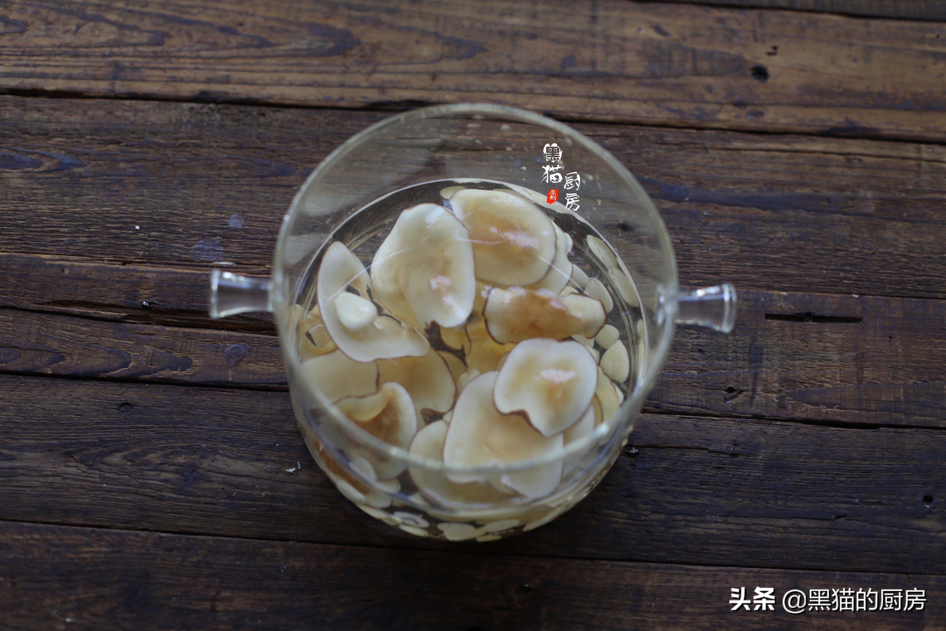 广东老火汤秋季清肠润肺汤,广东人秋冬必喝的润肺汤