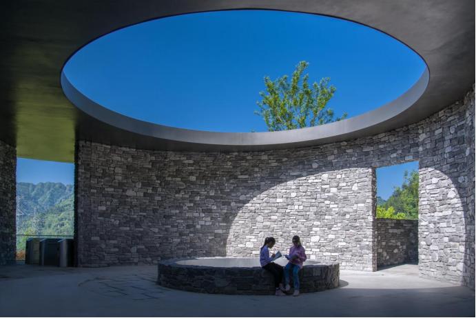 融创联合清华大学捐赠中益乡帮扶项目,探索乡村振兴长效共建模式