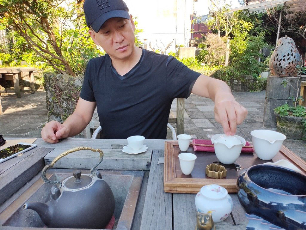 周杰逆袭表情包,周杰站在台上表情包