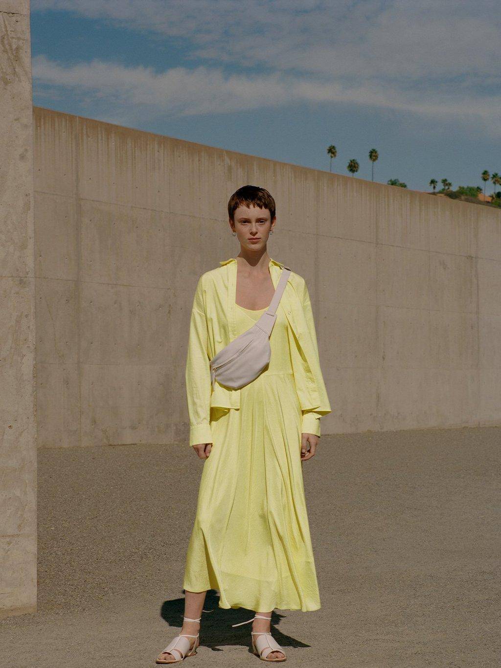 买了名牌包又得买名牌衣服,买了大牌包包后悔吗