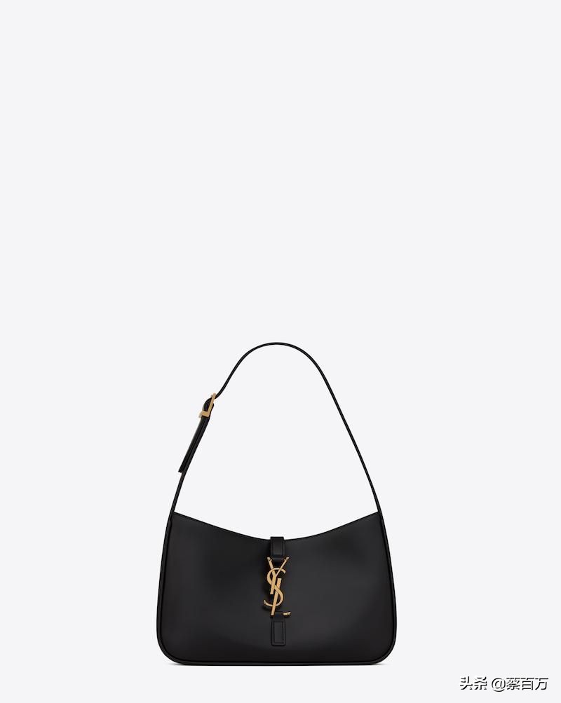 今年最火的斜挎枕头包,今年时髦精都在背的腋下包