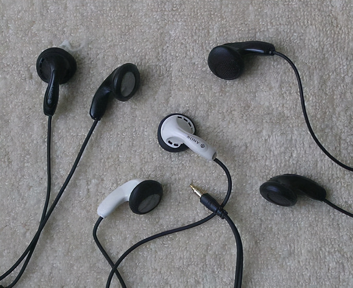 平头耳塞优缺点,平头耳塞式耳机越来越少