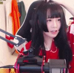 搞笑gif趣图妹子你别闹了,搞笑gif趣图妹子你这笑容太魔性了