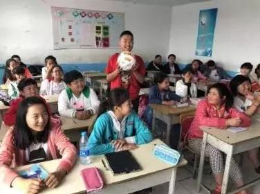 足球嘉年华邀请函,足球活动邀请函