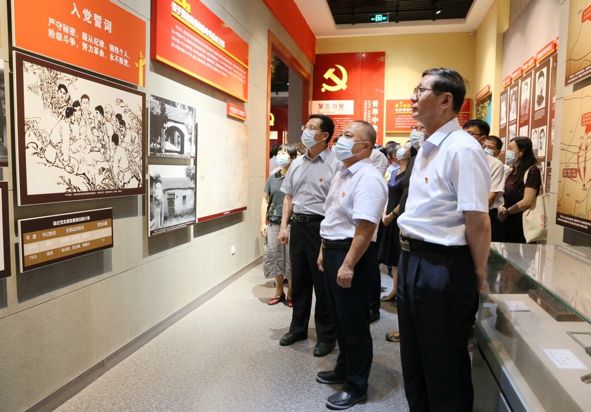 聊城高级财经职业学校*党**员干部赴莘县红色教育基地接受*党**性教育