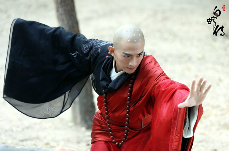 呕了……看完这部《新白蛇传》,我想向“四千年美女”道歉