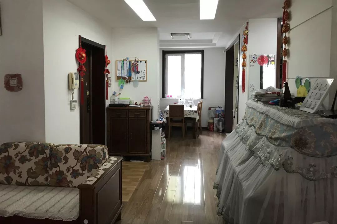 这两年很冷,装上手机WIFI控制的林内暖气采暖,孩子老人巴适惨了