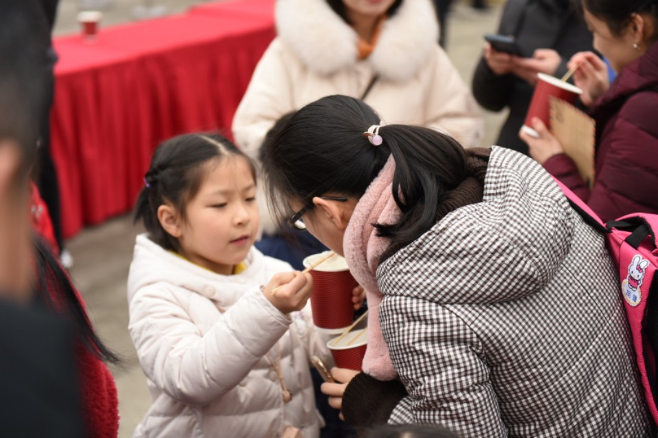 喂你吃颗鱼丸——湘湖冬日里最质朴的感动（尼康28-300）