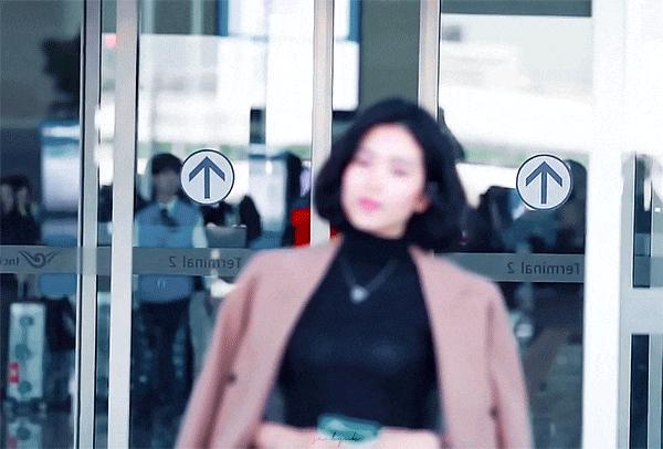 金泰梨白衬衣怎么搭配 (金泰梨白衬衫怎么搭配)